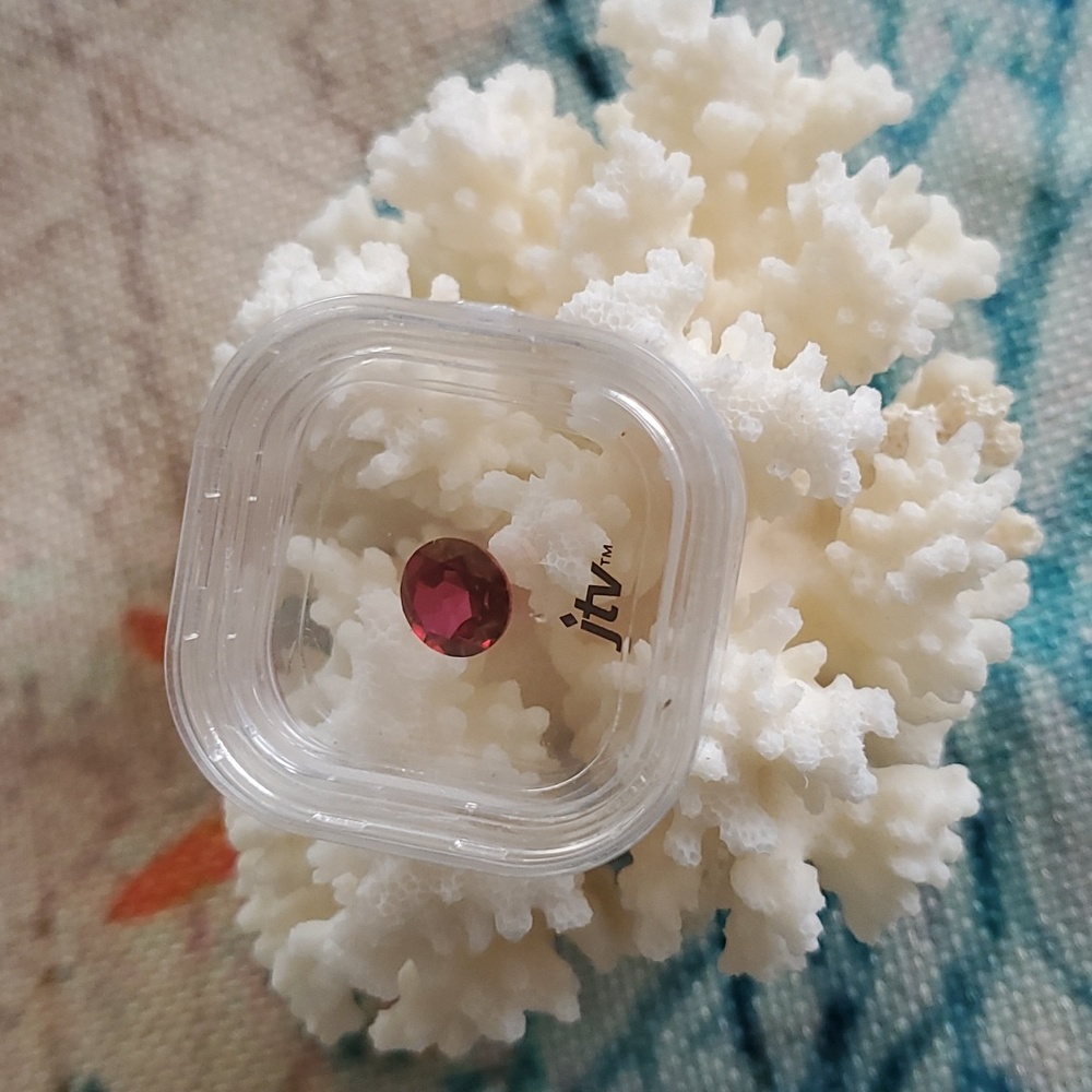 Round Brazilian Peony Topaz - Picture 6 of 15